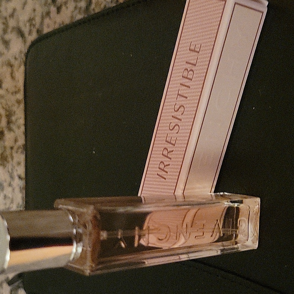 Givenchy Irresistible- Soft Pink
